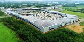 Ghana : Inauguration du Plus Grand Projet de Toiture Solaire à Tema pour Booster l’Industrie et l’Écologie