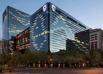 Standard Bank Prête à Renforcer ses Participations en Angola et au Nigeria