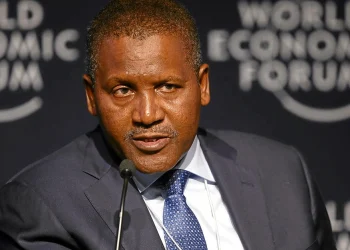 Dangote raffinerie importe 2 millions de barils de pétrole américain face au déficit nigérian