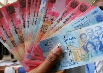 Le cedi perd de l&rsquo;argent sur les taux interbancaires, mais gagne sur les bureaux de change