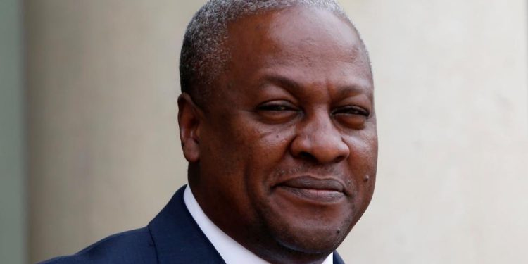 Le président du Ghana dissout sept ministères pour réduire les coûts du programme du FMI