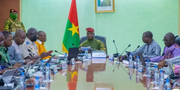 Conseil des ministres du 15 janvier 2025 : décisions importantes pour l&rsquo;économie et l&rsquo;éducation au Burkina Faso