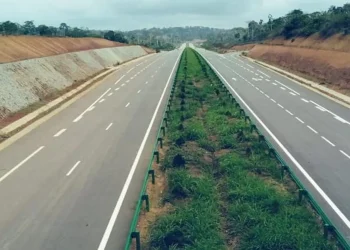 99,85 milliards FCFA de la BDEAC pour le bitumage des routes stratégiques du Cameroun