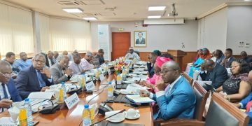 Cameroun : appel à accélérer les projets publics