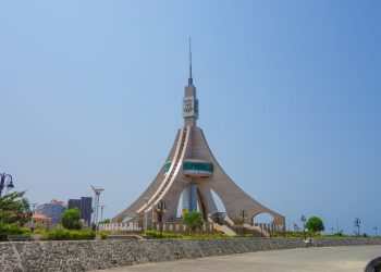 Guinée équatoriale : le PIB recule de 5,8 % en 2025, la dépendance pétrolière en question